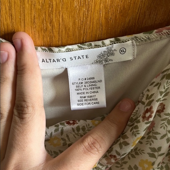 Floral Cream Women's Top - Picture 3 of 3